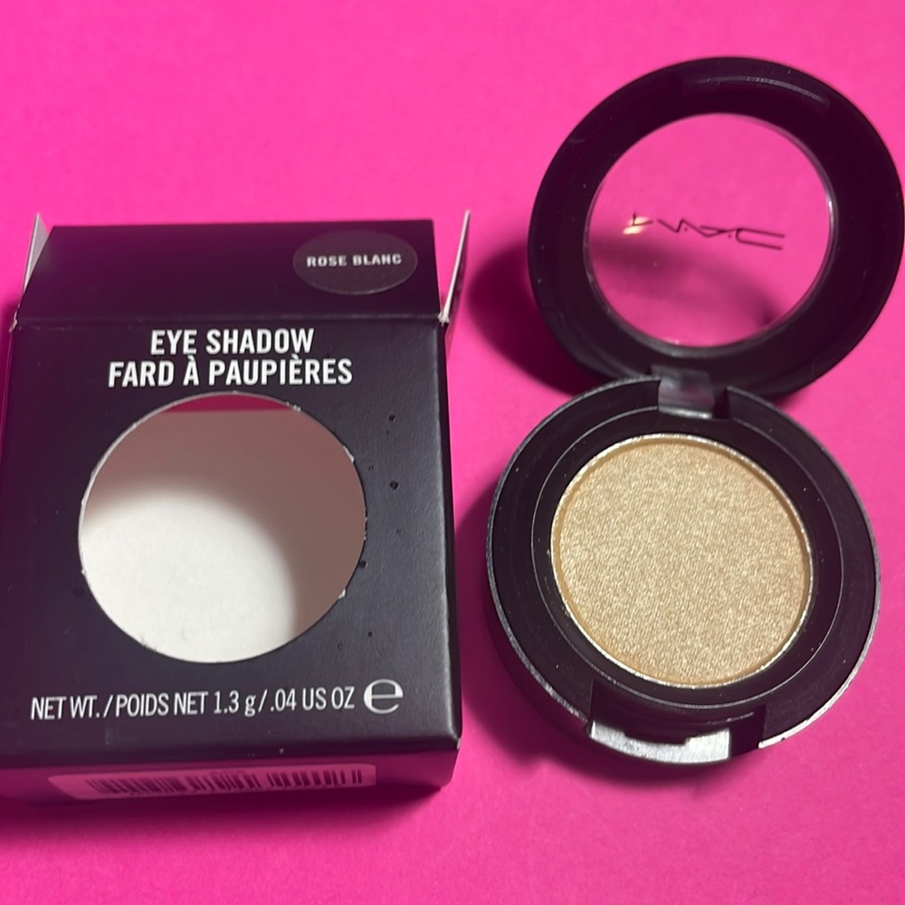 MAC Rose Blanc eyeshadow
